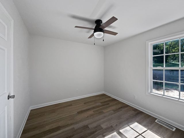 513 W 5th St, Columbia, TN 38401
