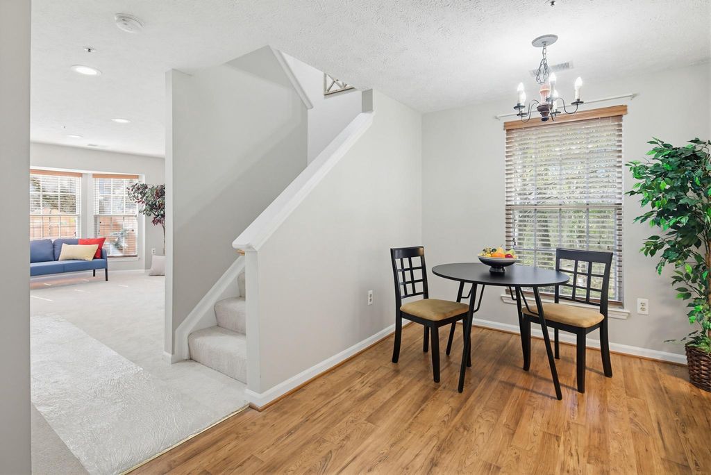 Image 9 of property listing at 6020 SAME SONG SQ #45, Columbia, MD 21044