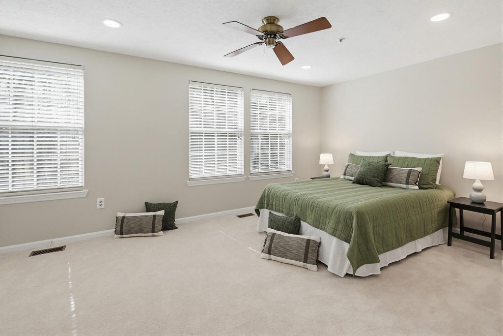 Image 12 of property listing at 6020 SAME SONG SQ #45, Columbia, MD 21044