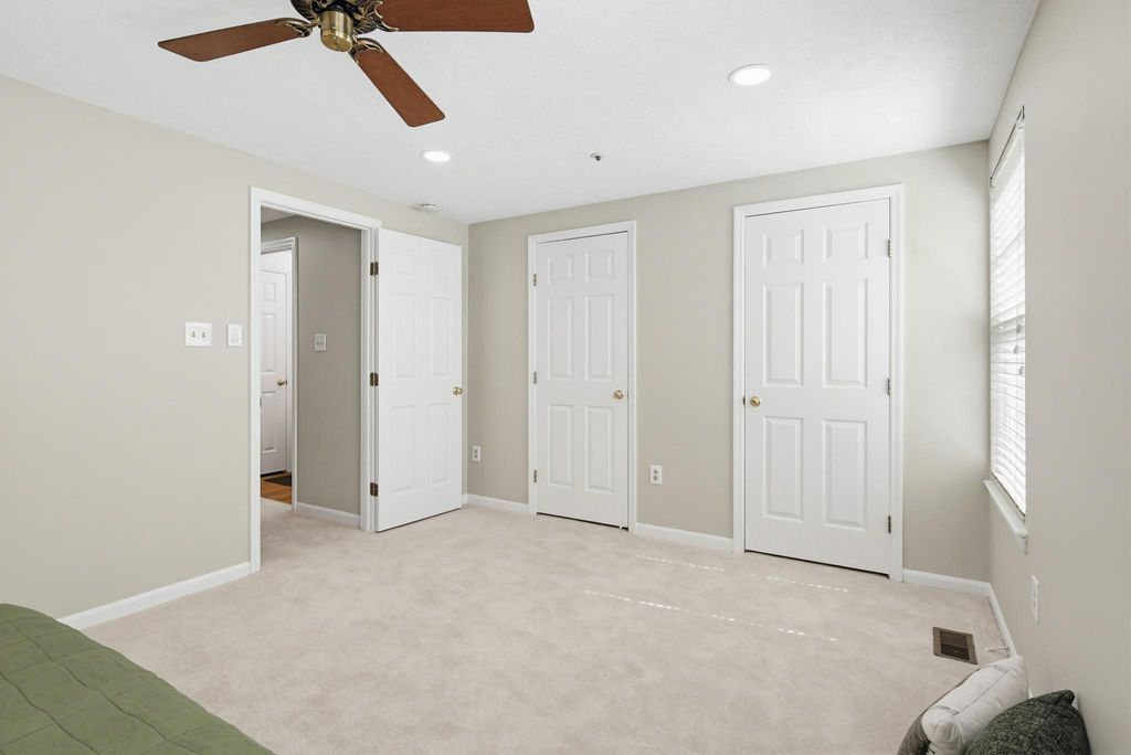 Image 13 of property listing at 6020 SAME SONG SQ #45, Columbia, MD 21044