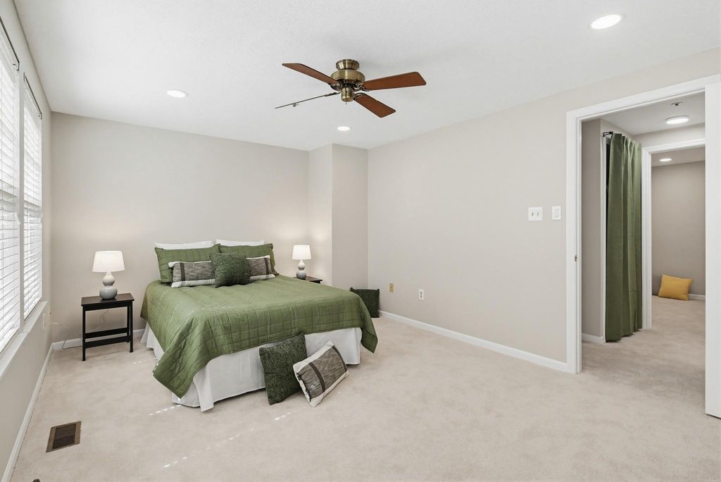 Image 14 of property listing at 6020 SAME SONG SQ #45, Columbia, MD 21044
