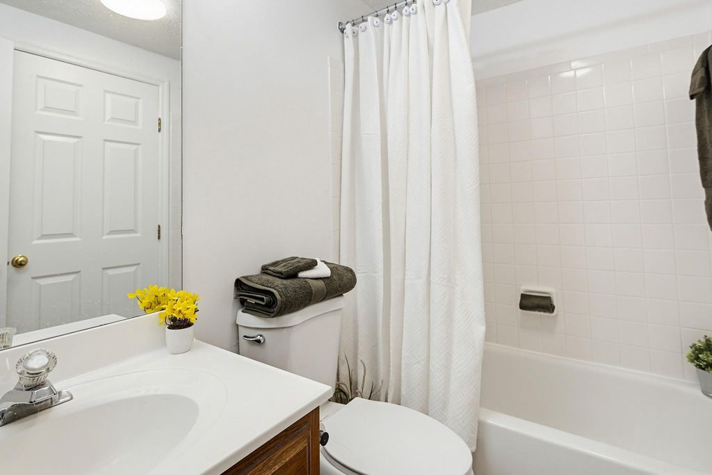 Image 16 of property listing at 6020 SAME SONG SQ #45, Columbia, MD 21044