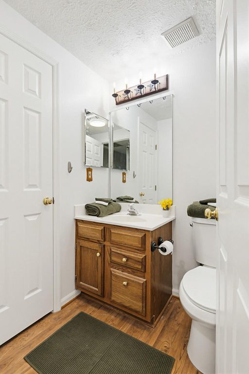 Image 17 of property listing at 6020 SAME SONG SQ #45, Columbia, MD 21044