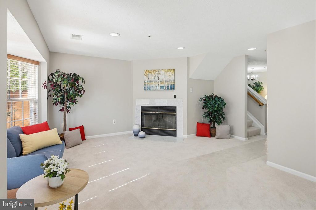 Image 2 of property listing at 6020 SAME SONG SQ #45, Columbia, MD 21044