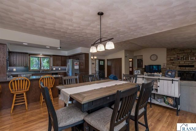 23 Holiday Court, North Mankato, MN 56063