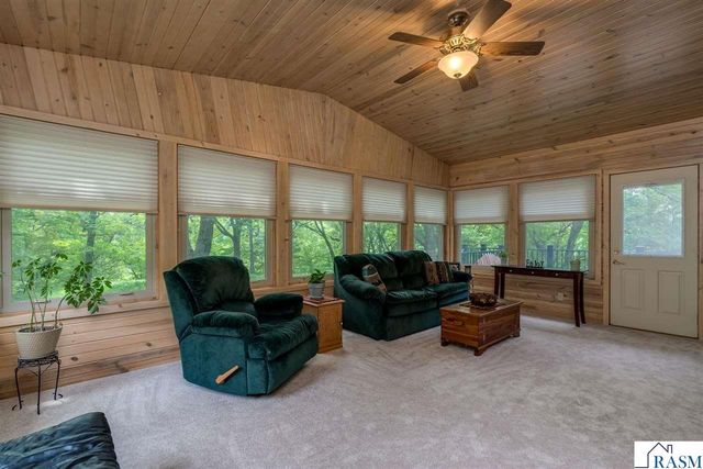 23 Holiday Court, North Mankato, MN 56063