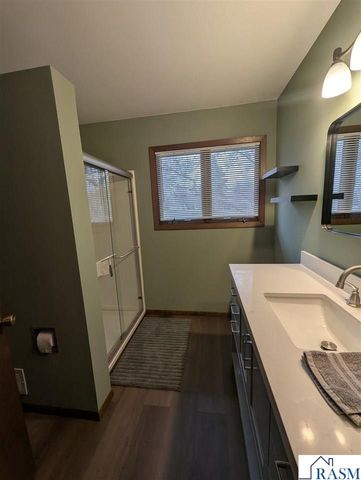 23 Holiday Court, North Mankato, MN 56063