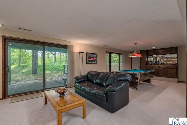 23 Holiday Court, North Mankato, MN 56063