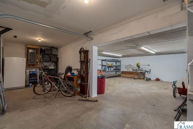 23 Holiday Court, North Mankato, MN 56063