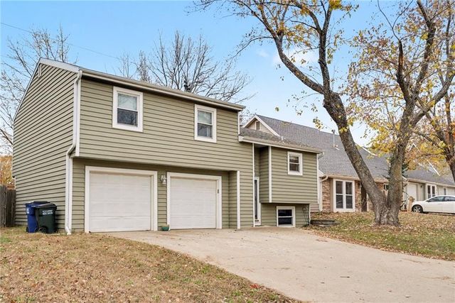 2415 Bryce Court, Lawrence, KS 66047