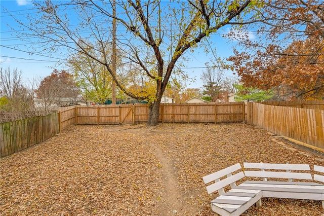 2415 Bryce Court, Lawrence, KS 66047