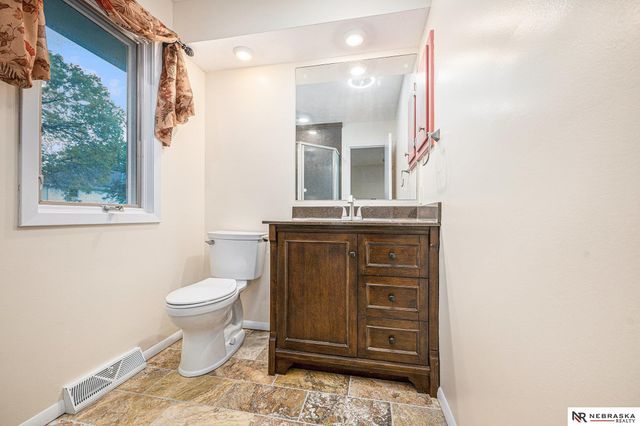 11518 Meredith Circle, Omaha, NE 68164