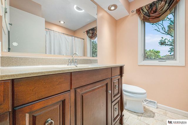 11518 Meredith Circle, Omaha, NE 68164