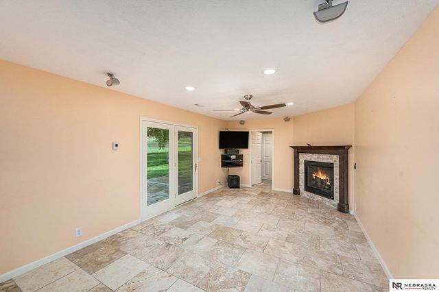 11518 Meredith Circle, Omaha, NE 68164