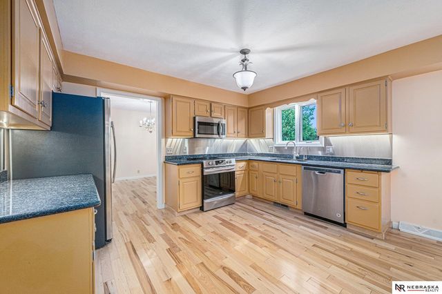 11518 Meredith Circle, Omaha, NE 68164