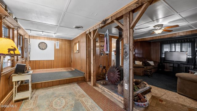 105 4th Avenue, Gloversville, NY 12078