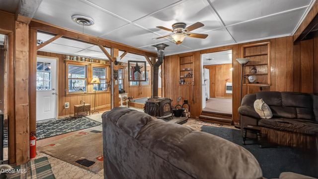 105 4th Avenue, Gloversville, NY 12078