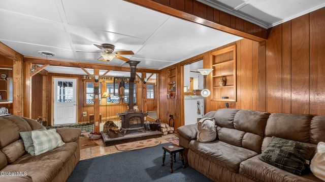 105 4th Avenue, Gloversville, NY 12078