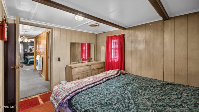 105 4th Avenue, Gloversville, NY 12078
