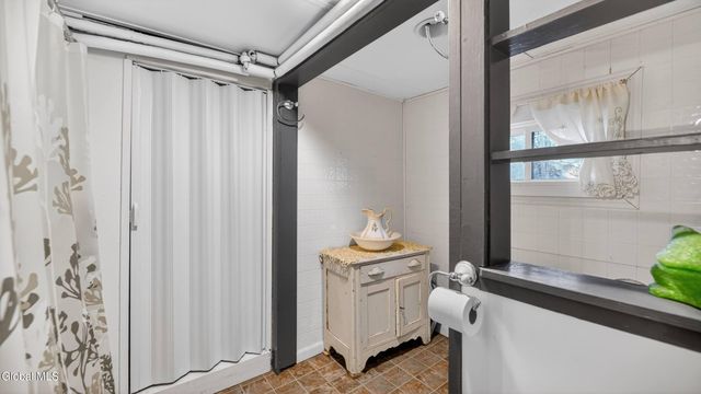 105 4th Avenue, Gloversville, NY 12078