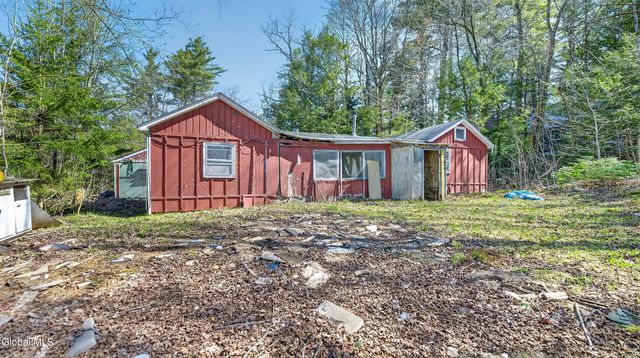 105 4th Avenue, Gloversville, NY 12078