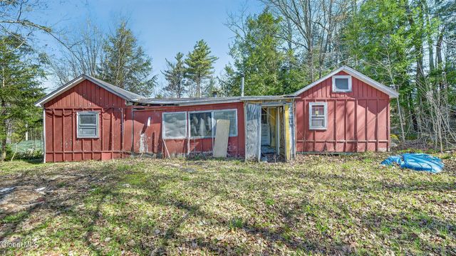 105 4th Avenue, Gloversville, NY 12078