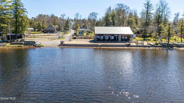 105 4th Avenue, Gloversville, NY 12078
