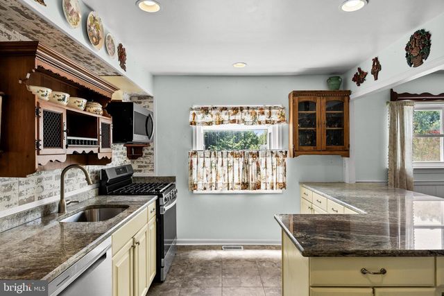 500 WOODLANE CT, Cinnaminson, NJ 08077