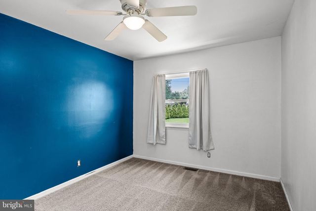 500 WOODLANE CT, Cinnaminson, NJ 08077
