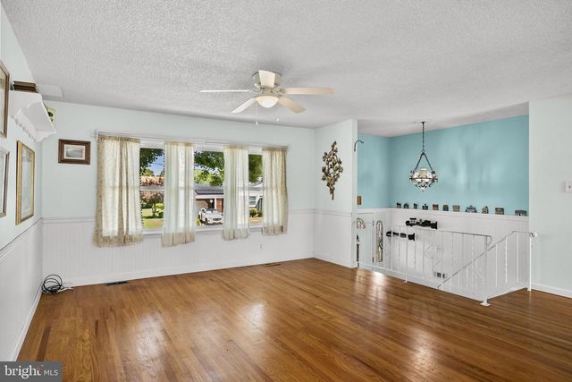 500 WOODLANE CT, Cinnaminson, NJ 08077