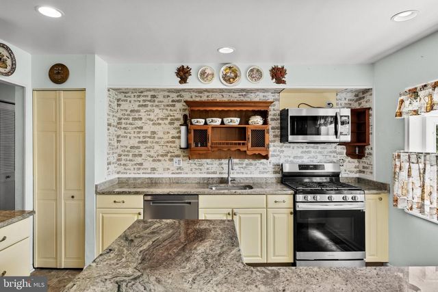 500 WOODLANE CT, Cinnaminson, NJ 08077