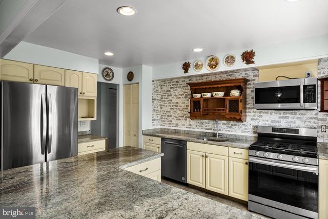 500 WOODLANE CT, Cinnaminson, NJ 08077