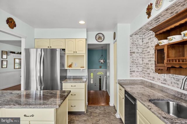 500 WOODLANE CT, Cinnaminson, NJ 08077
