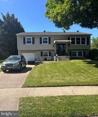 500 WOODLANE CT, Cinnaminson, NJ 08077