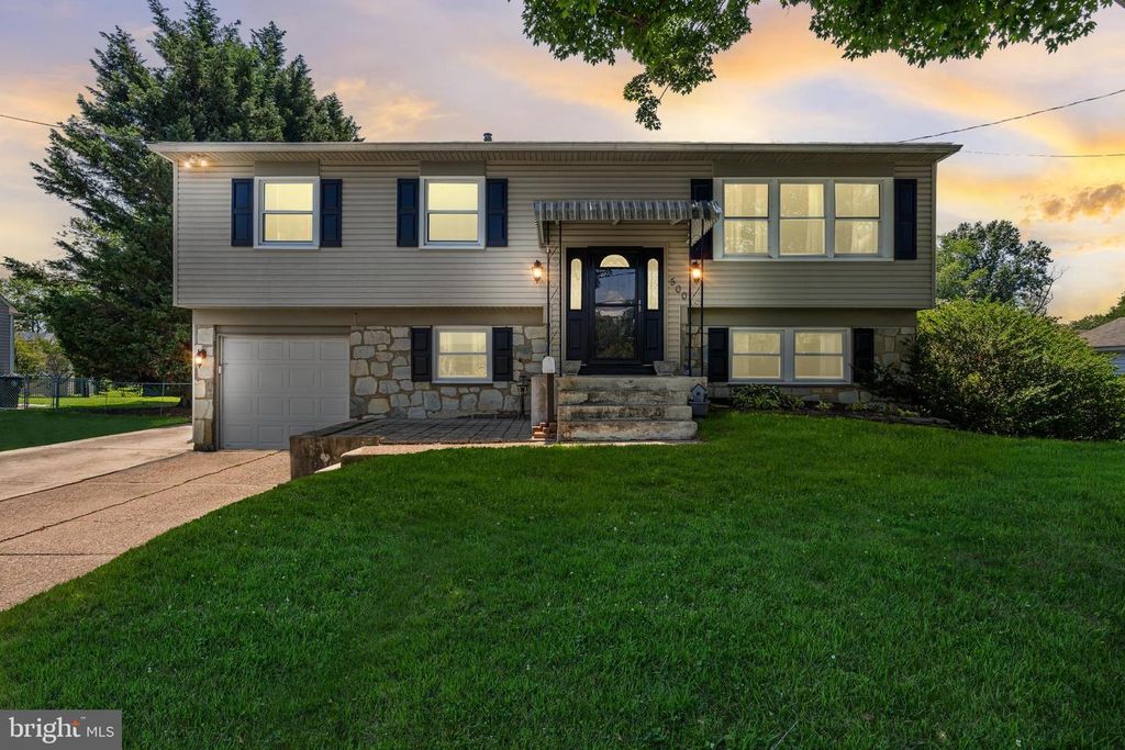500 WOODLANE CT, Cinnaminson, NJ 08077