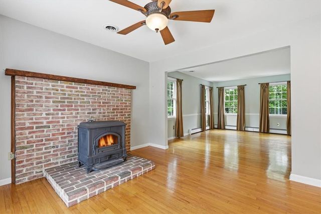 228 West Moorestown Road, Bushkill Twp, PA 18091