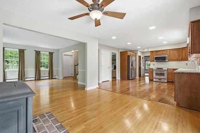 228 West Moorestown Road, Bushkill Twp, PA 18091