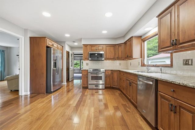 228 West Moorestown Road, Bushkill Twp, PA 18091
