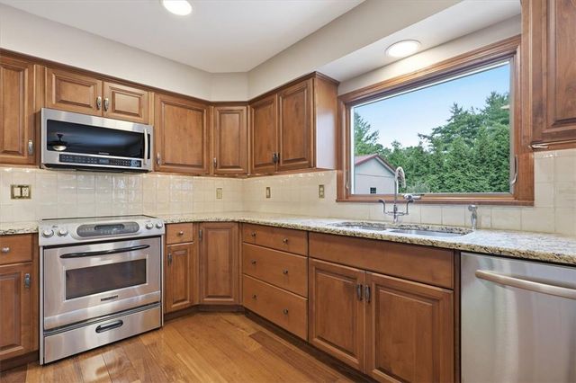 228 West Moorestown Road, Bushkill Twp, PA 18091