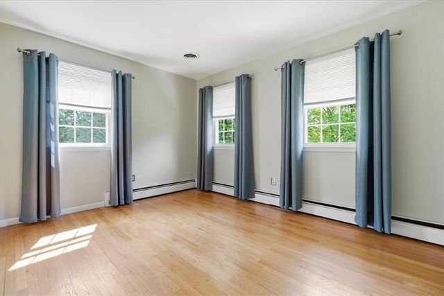 228 West Moorestown Road, Bushkill Twp, PA 18091