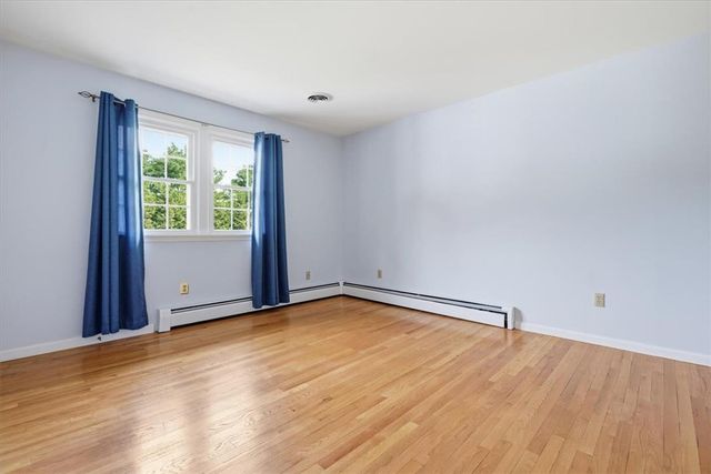 228 West Moorestown Road, Bushkill Twp, PA 18091