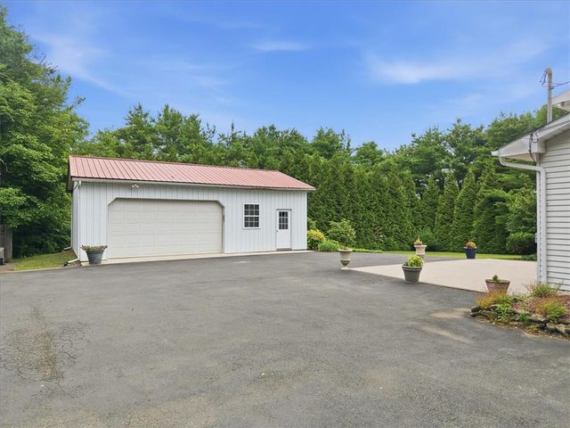 228 West Moorestown Road, Bushkill Twp, PA 18091