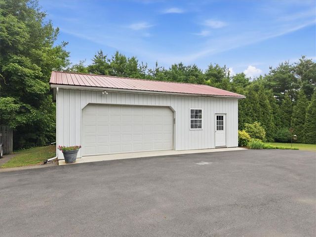 228 West Moorestown Road, Bushkill Twp, PA 18091