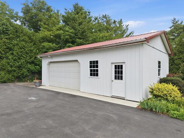 228 West Moorestown Road, Bushkill Twp, PA 18091