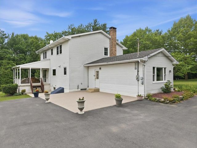 228 West Moorestown Road, Bushkill Twp, PA 18091