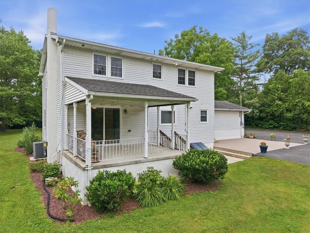 228 West Moorestown Road, Bushkill Twp, PA 18091