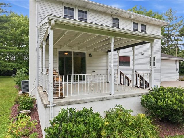 228 West Moorestown Road, Bushkill Twp, PA 18091