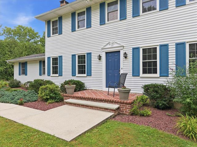 228 West Moorestown Road, Bushkill Twp, PA 18091