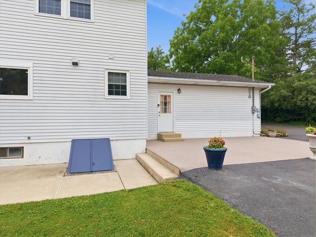 228 West Moorestown Road, Bushkill Twp, PA 18091