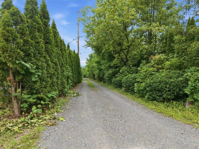 228 West Moorestown Road, Bushkill Twp, PA 18091